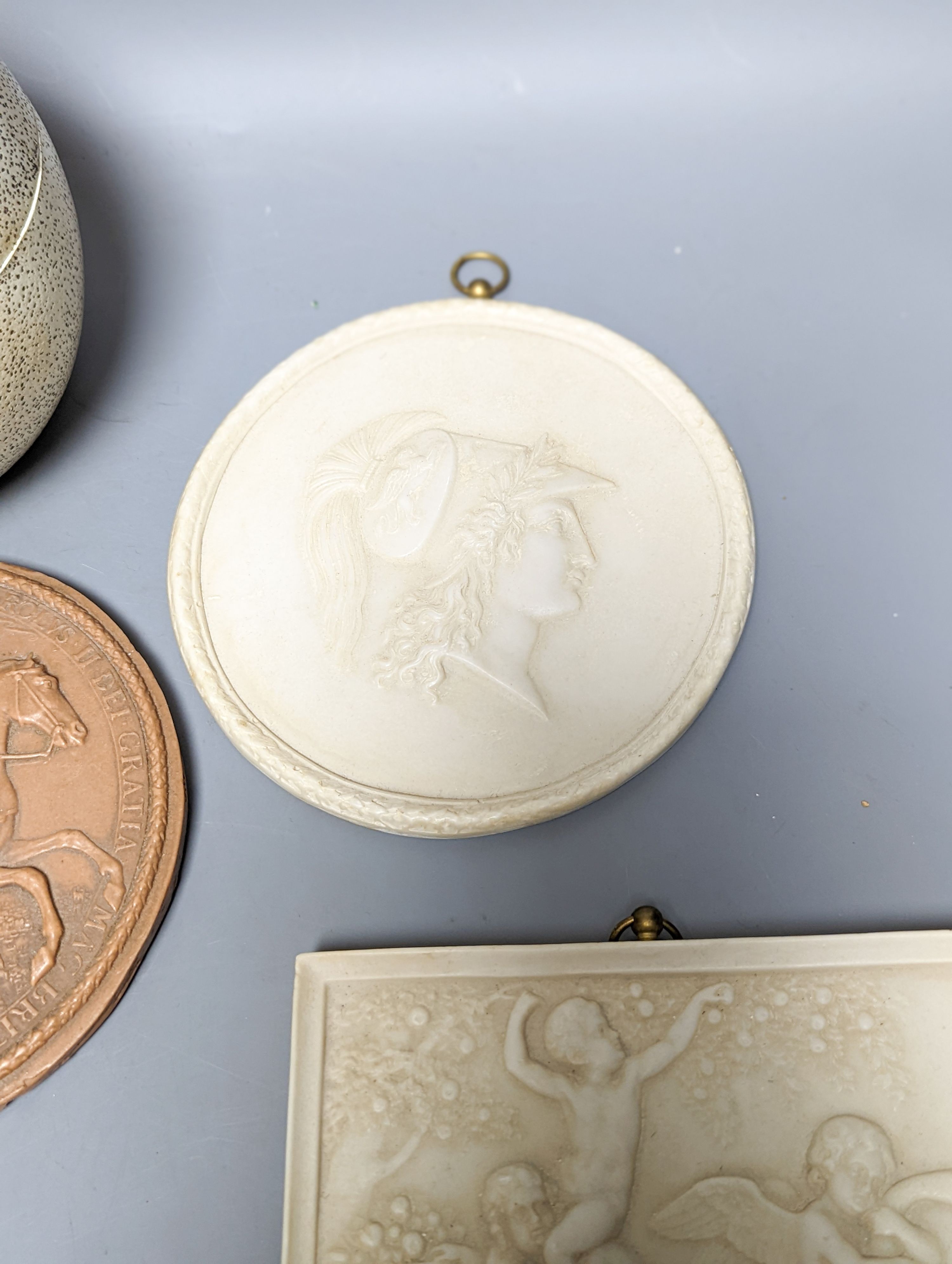 Decorative faux marble roundels, plaques and a faux ostrich egg box 28cm